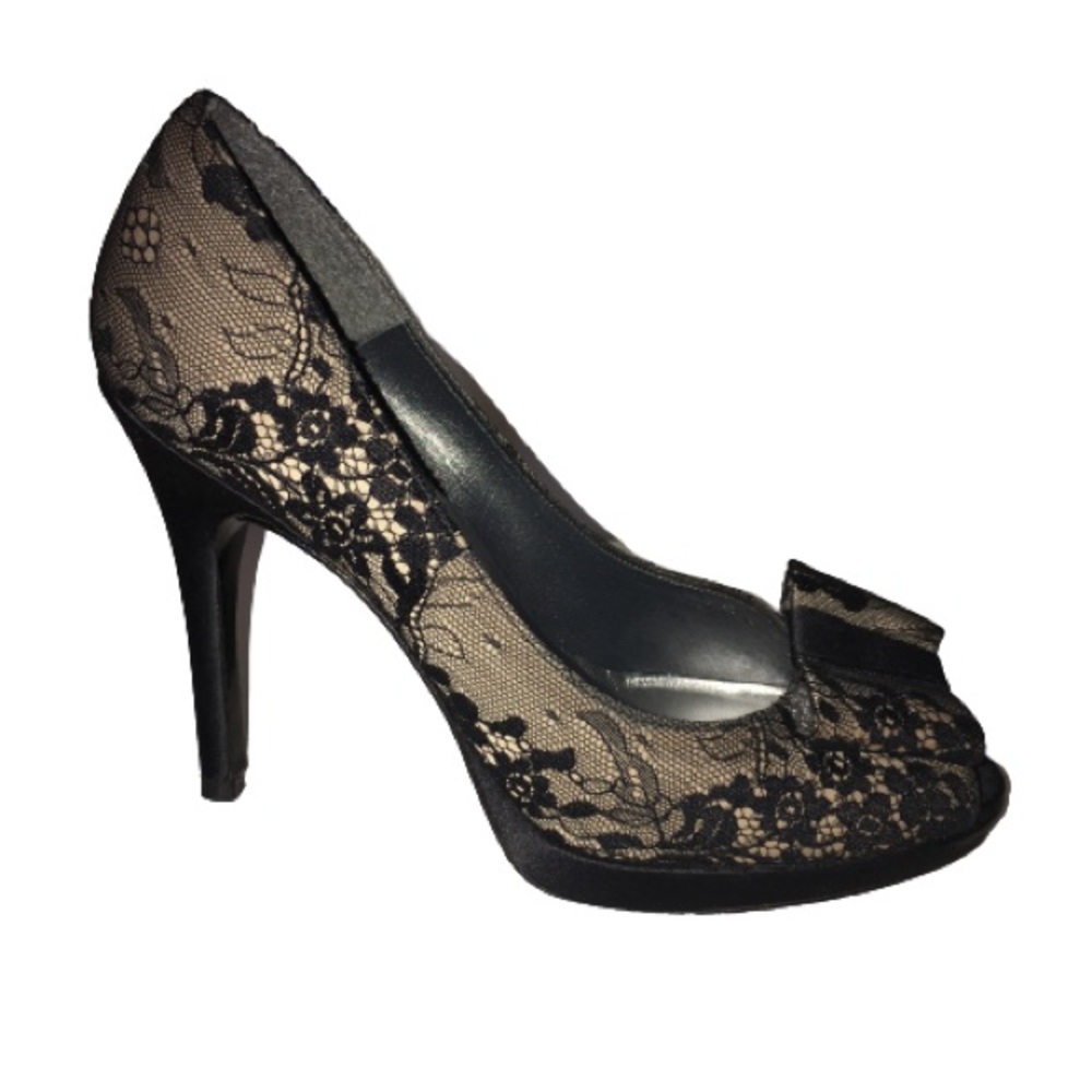 Stuart Weitzman Evebowright Nude Luxe Lace Heels 7